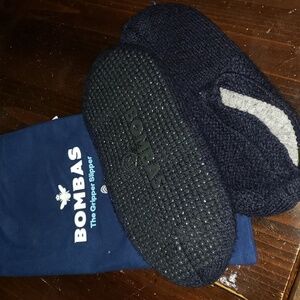 NEW Bombas Slippers Size M Navy